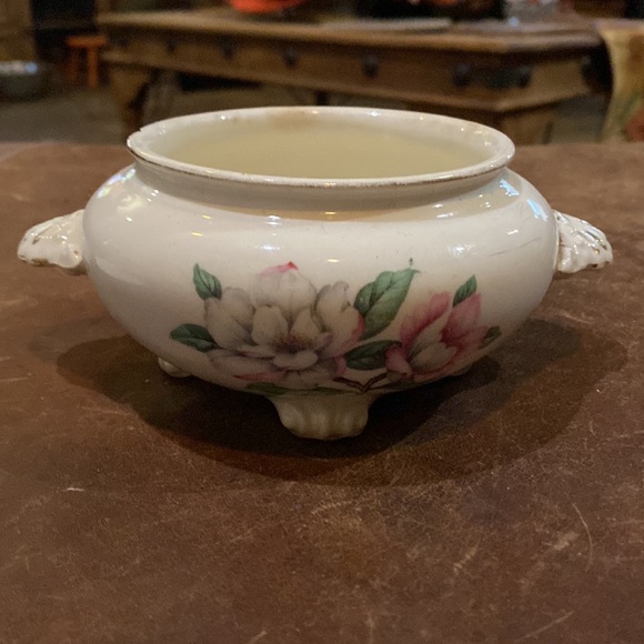 Cunningham & Picket Nautilus Magnolia Shell Sugar Bowl w/Lid Hand Decorated 22K - Picture 3 of 10